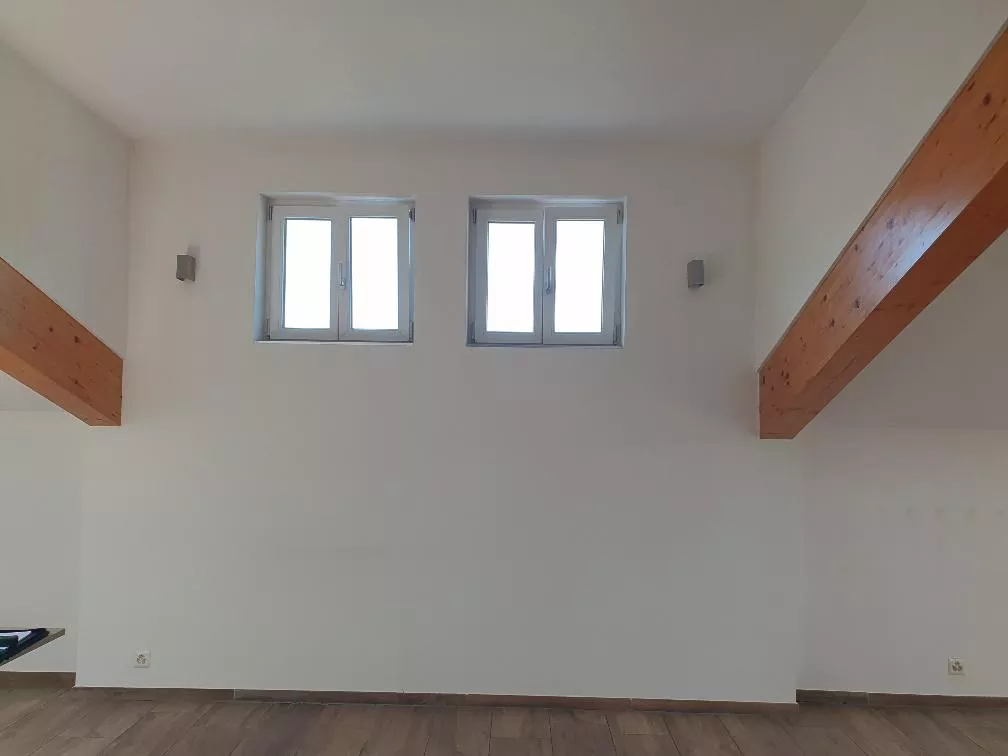 Attique 3.5 pièces à saisir !