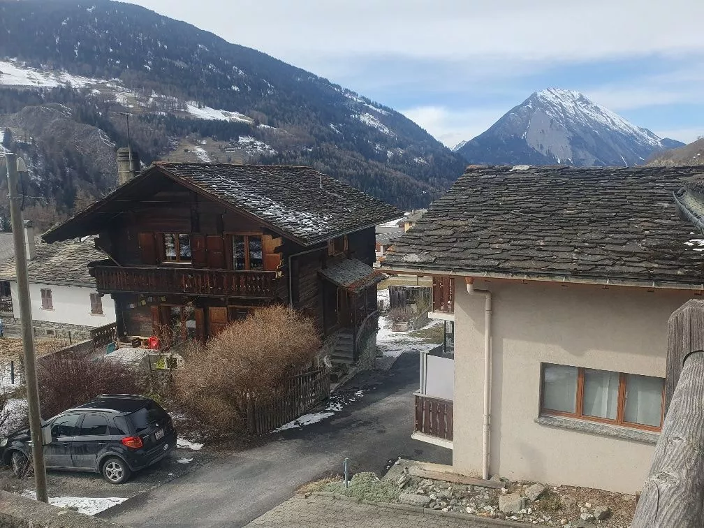Maison villageoise de 2 appartements à Liddes | 8 pièces
