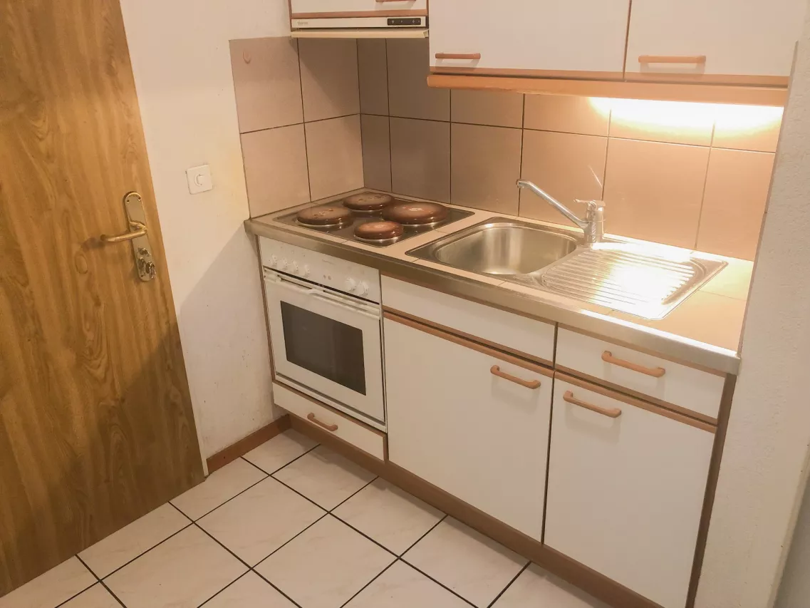 Sion, centre ville, 2 pièces au 2e étage avec balcon sud