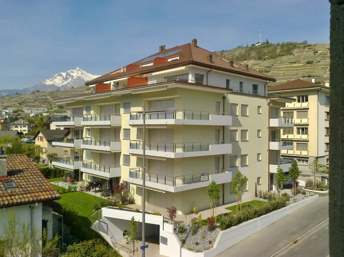 Sion, centre ville, place de parc à louer