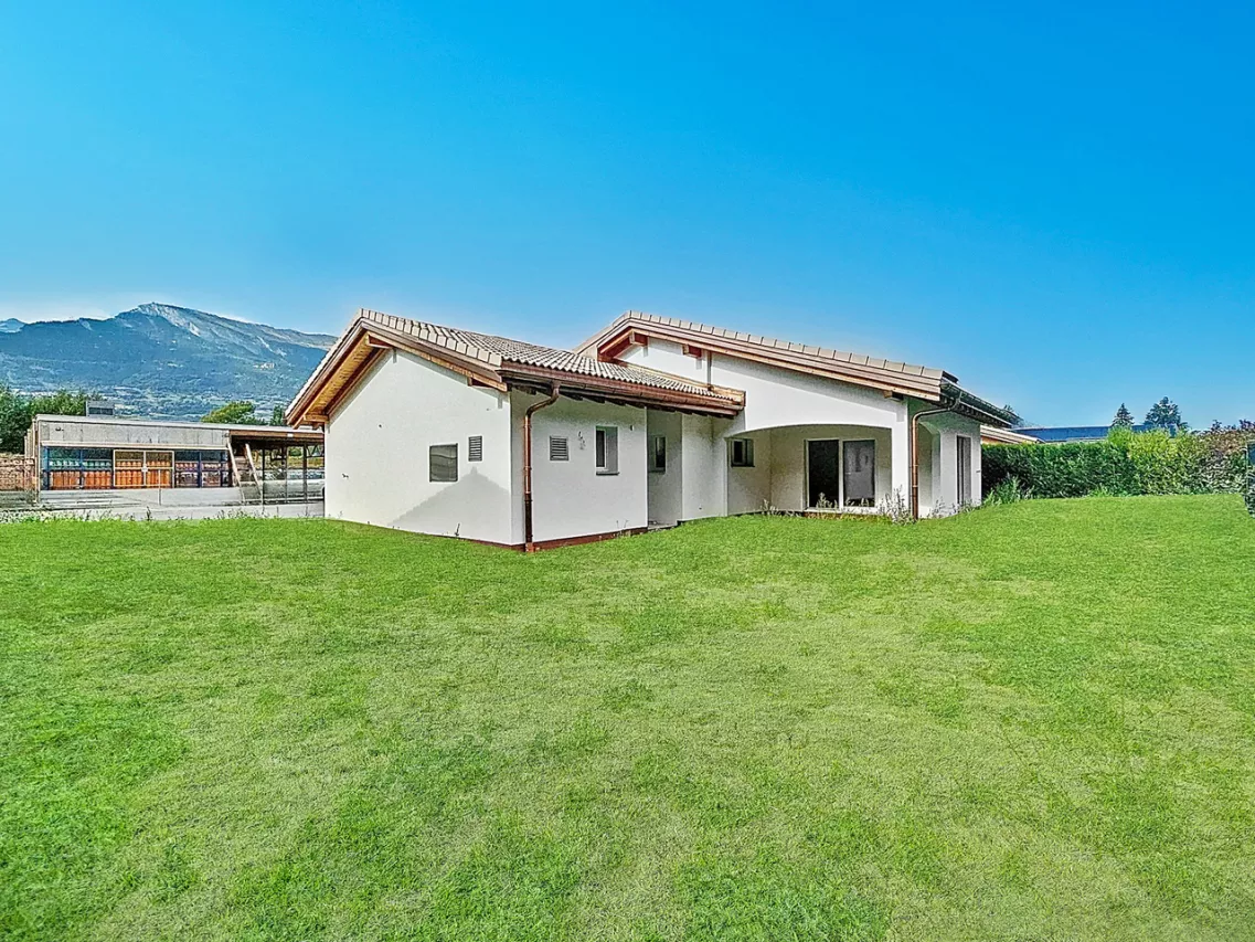 Villa neuve de 4½ pièces à Aproz