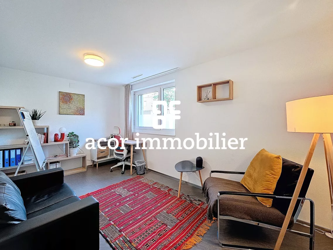 Espace de travail polyvalent de 6½ pièces et idéalement situé