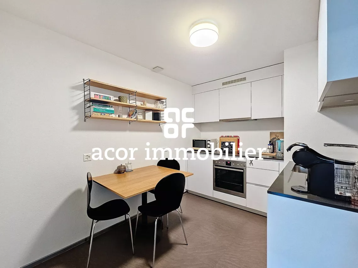 Espace de travail polyvalent de 6½ pièces et idéalement situé