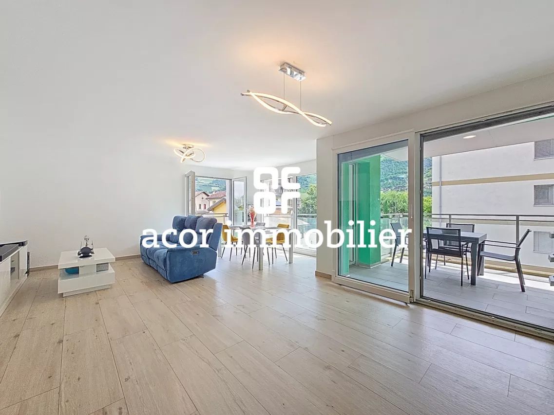 Saxon - Appartement 3½ récent avec balcon