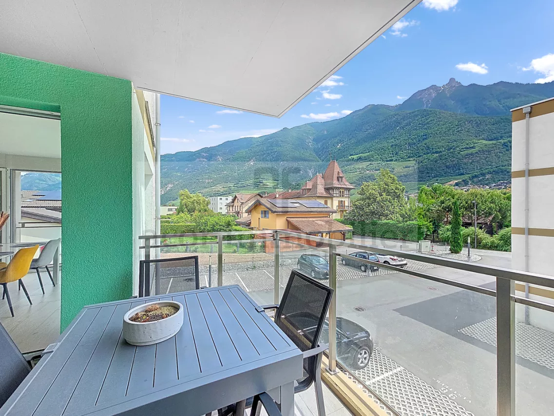 Saxon - Appartement 3½ récent avec balcon
