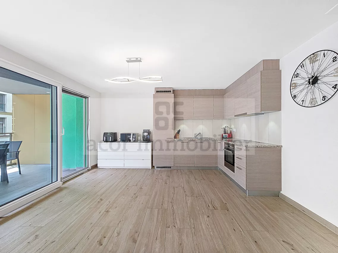 Saxon - Appartement 3½ récent avec balcon