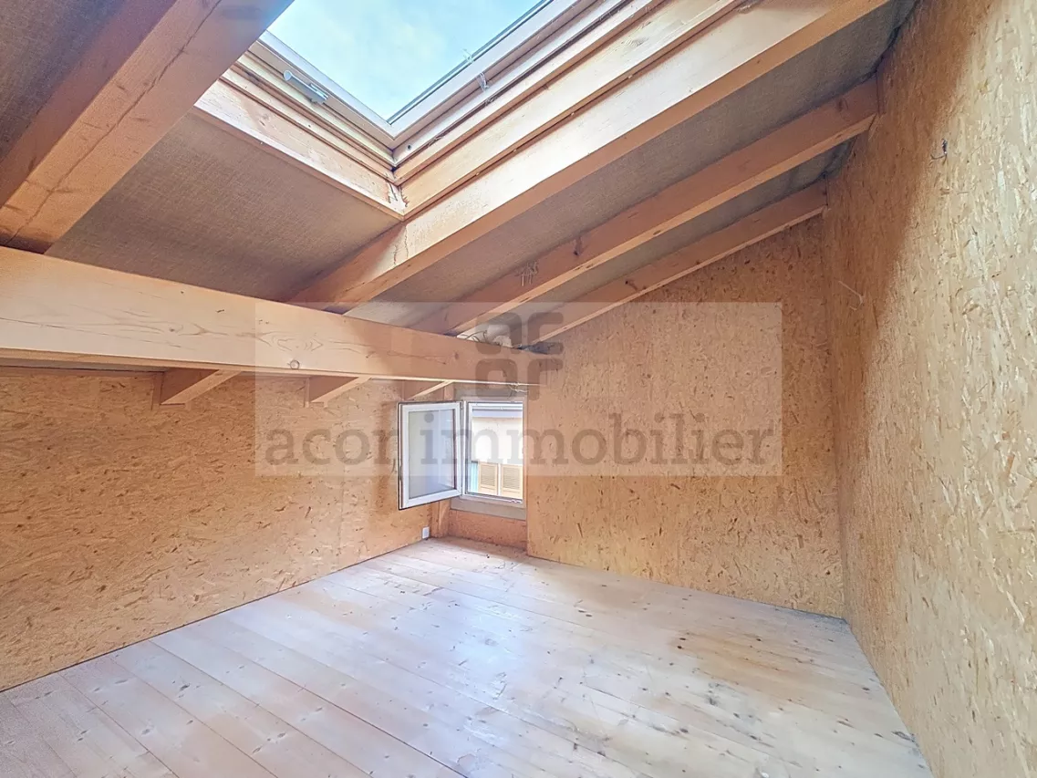 Saxon - Maison villageoise 2½ avec grange et fort potentiel