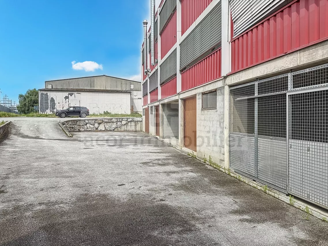 Bureaux lumineux avec garages à vendre - St-Léonard (VS)