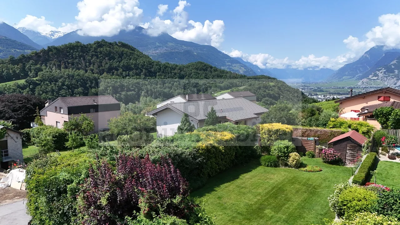 Superbe villa avec studio indépendant à Savièse!