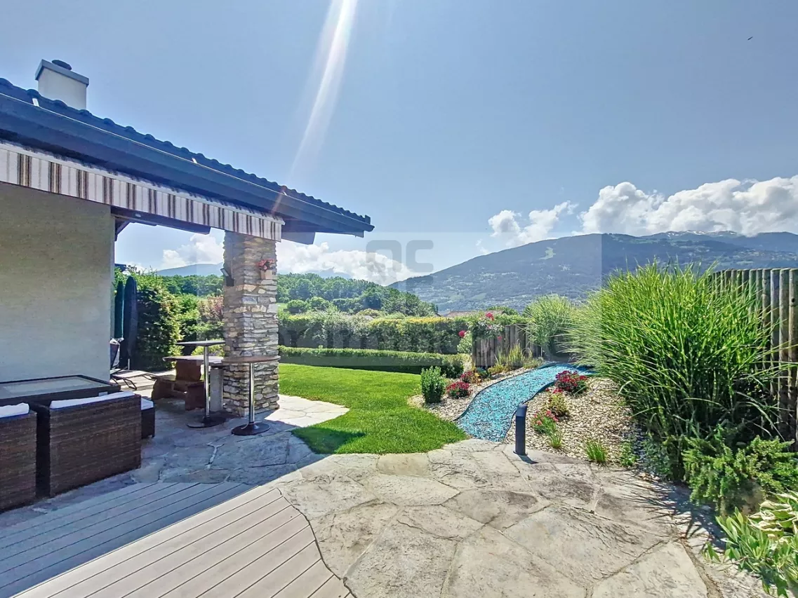 Superbe villa avec studio indépendant à Savièse!