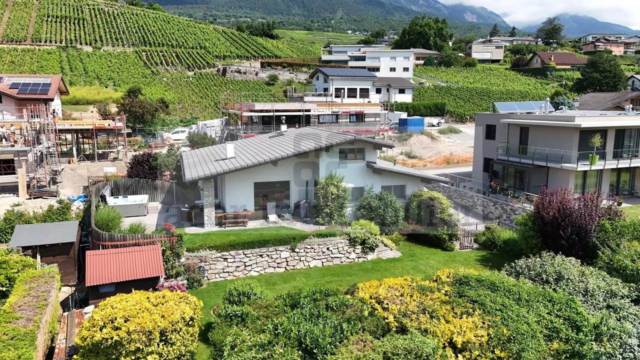 Superbe villa avec studio indépendant à Savièse!