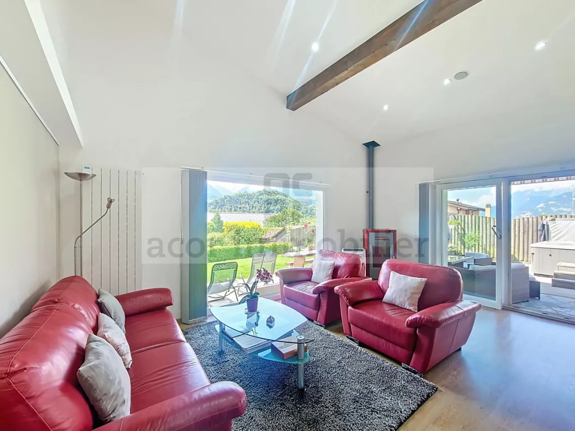 Superbe villa avec studio indépendant à Savièse!