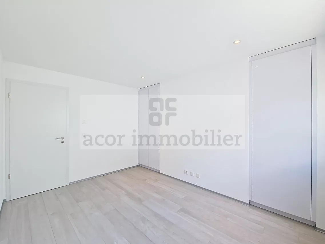 Appartement luxueux de 4.5 pièces neuf à Platta!