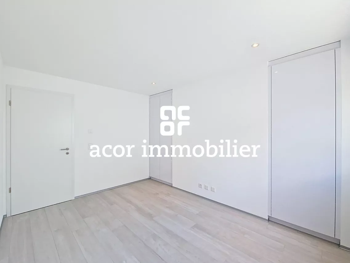 Appartement luxueux de 4.5 pièces neuf à Platta!