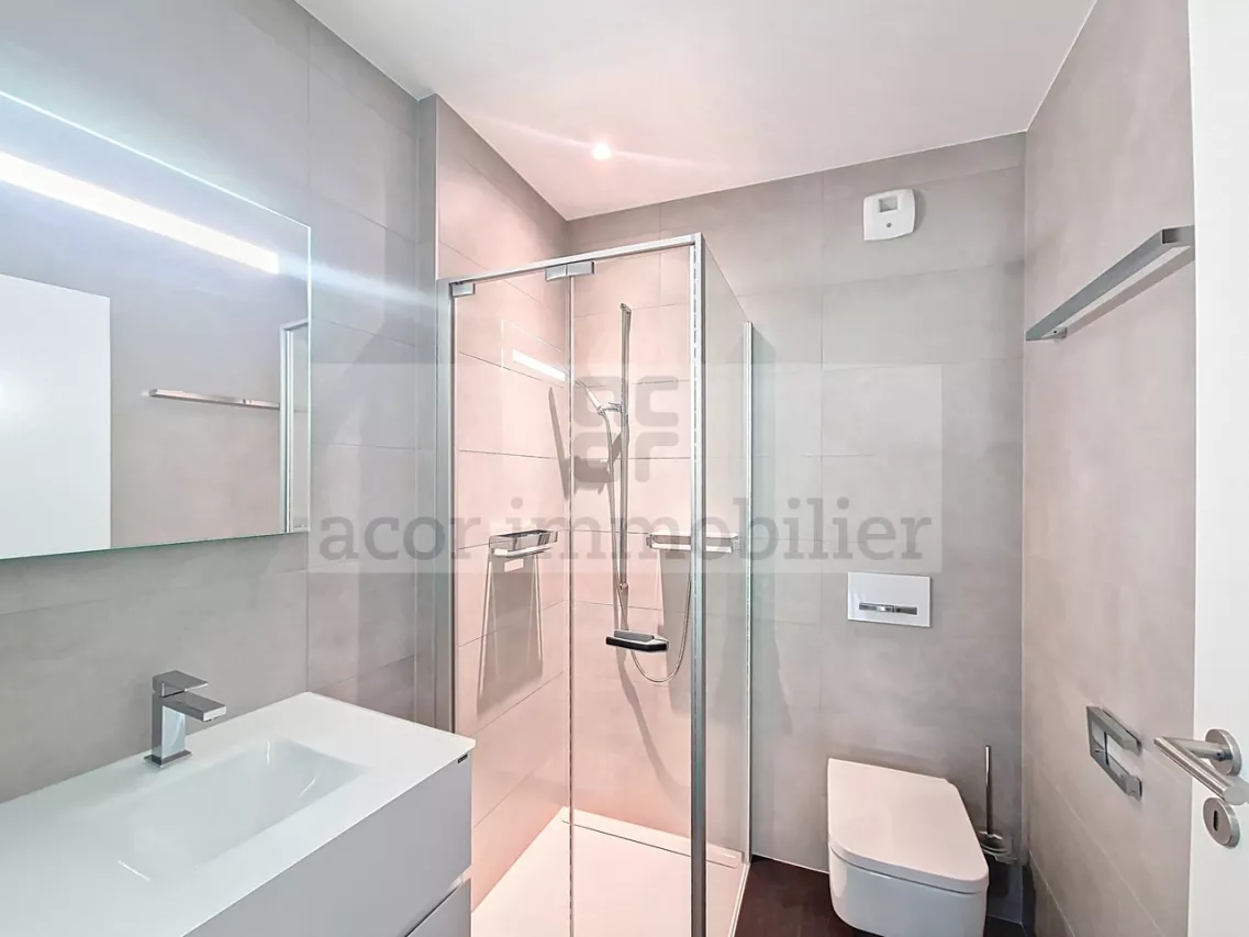 Appartement luxueux de 4.5 pièces neuf à Platta!
