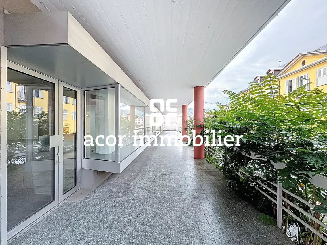 Local commercial avec bonne visibilité au Nord de Sion!