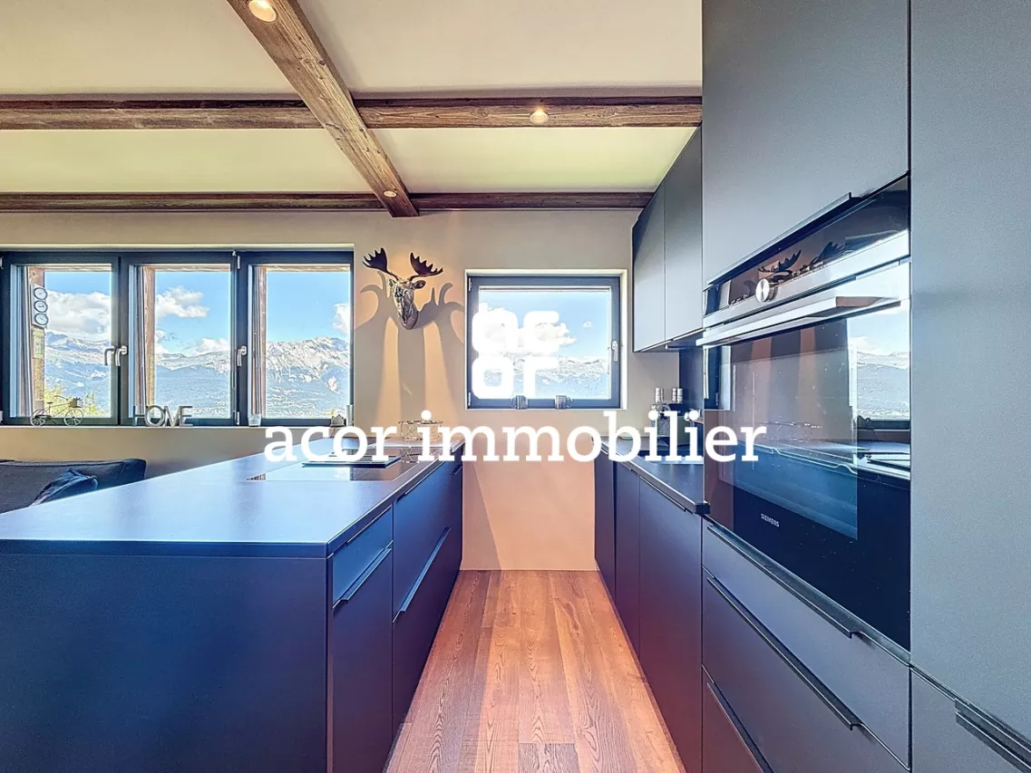 Magnifique Chalet entièrement rénové situé aux Mayens-de-Sion