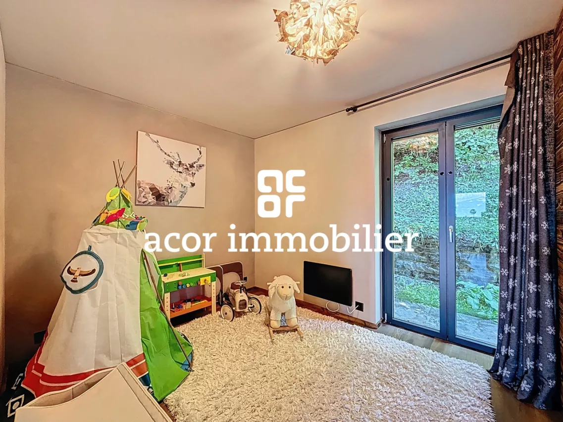 Magnifique Chalet entièrement rénové situé aux Mayens-de-Sion