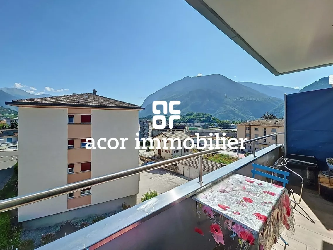 Appartement rénové de 4.5 pièces avec garage box