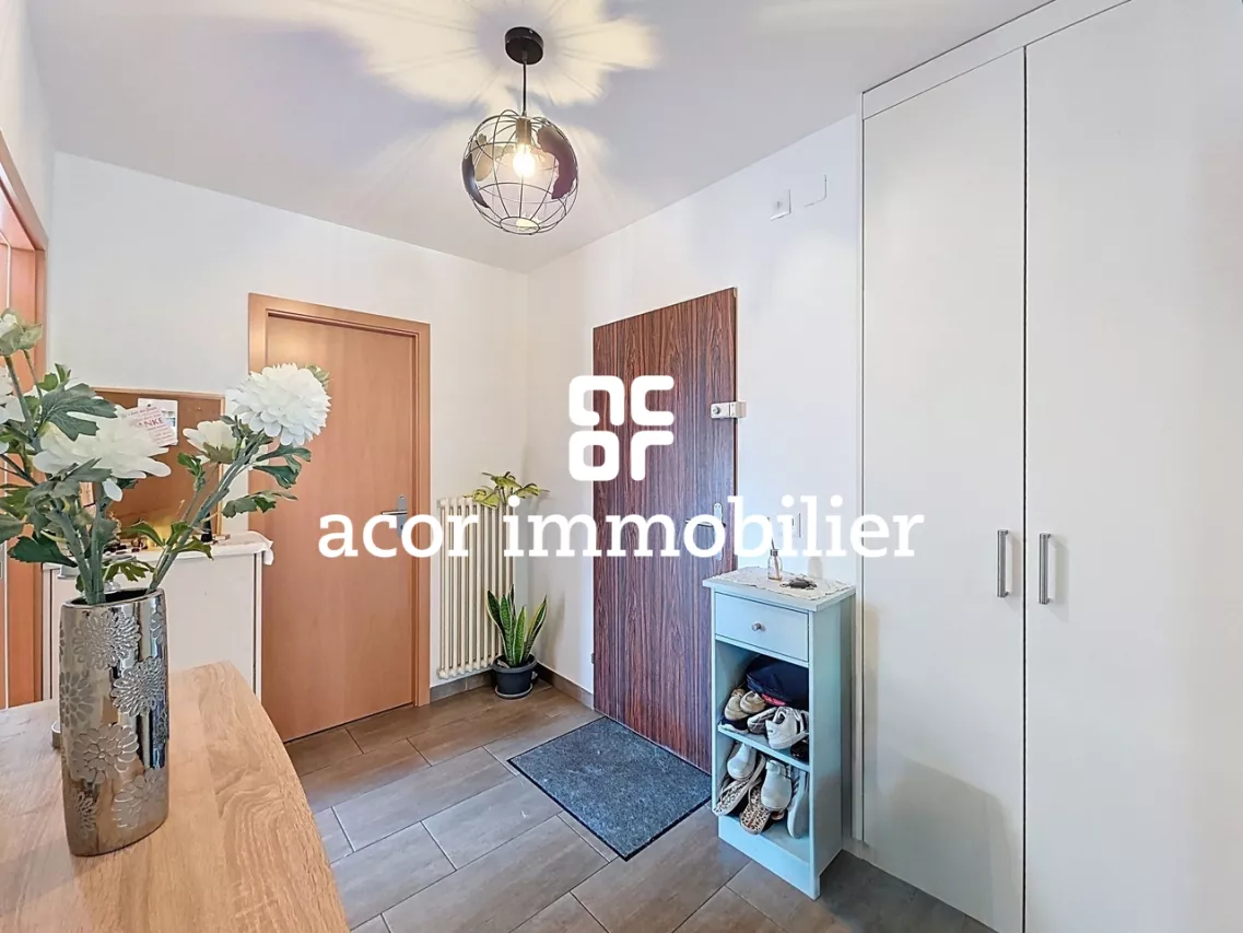 Appartement rénové de 4.5 pièces avec garage box