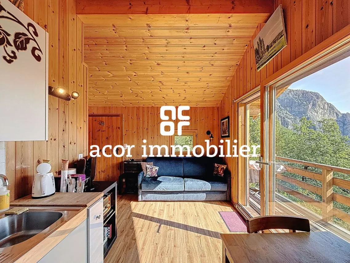 Petit chalet coup de coeur au-dessus de Chamoson