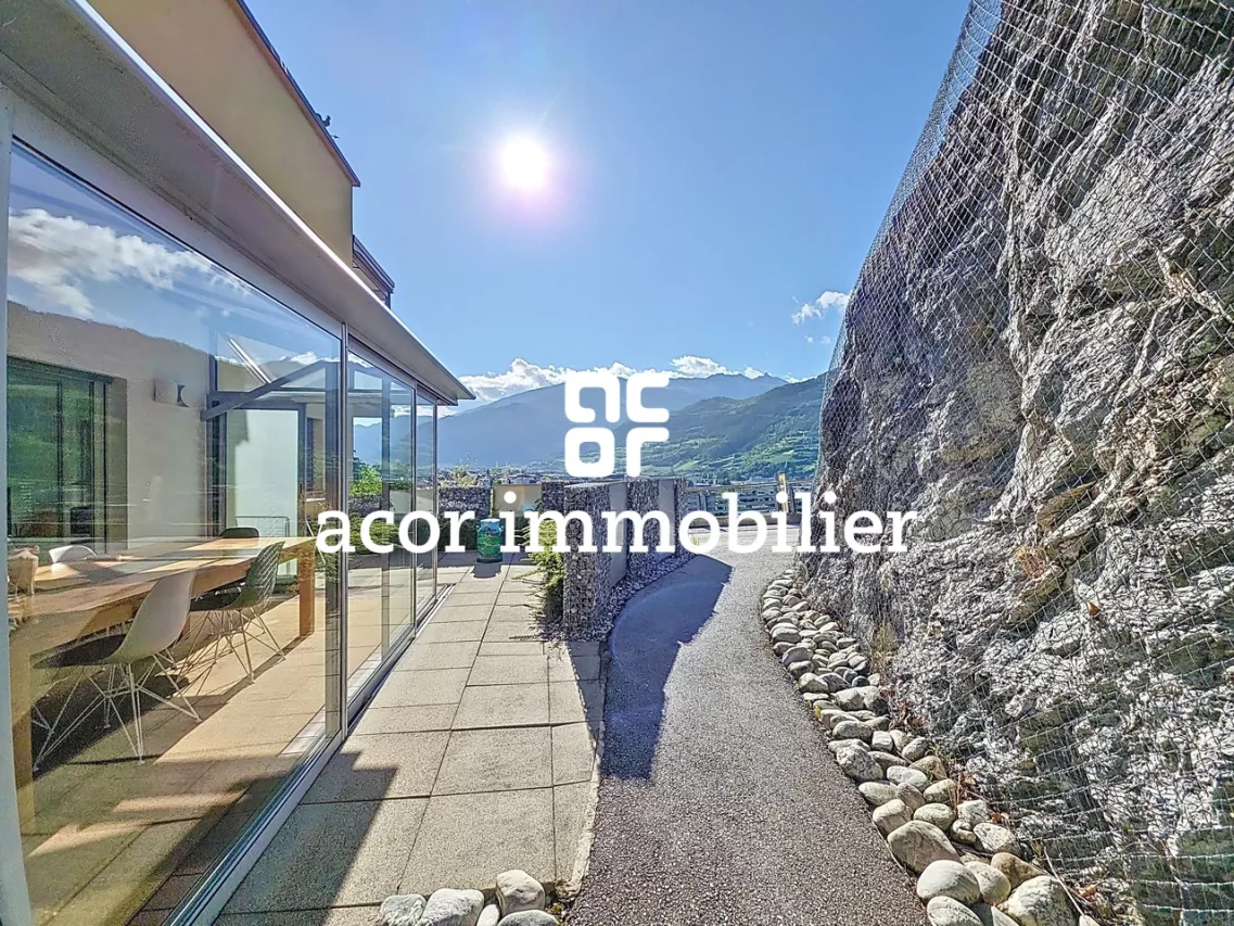 Appartement à Gravelone avec vue imprenable sur Sion et ses châteaux