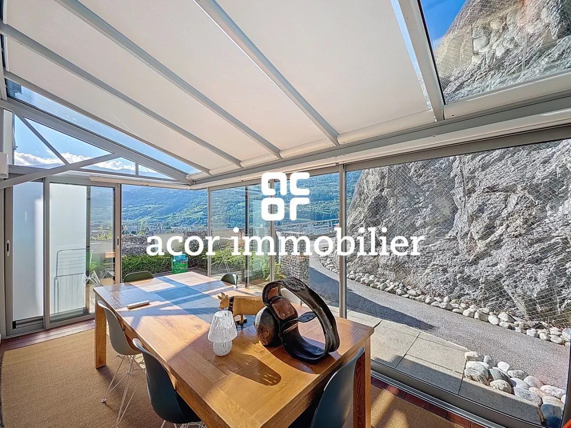 Appartement à Gravelone avec vue imprenable sur Sion et ses châteaux
