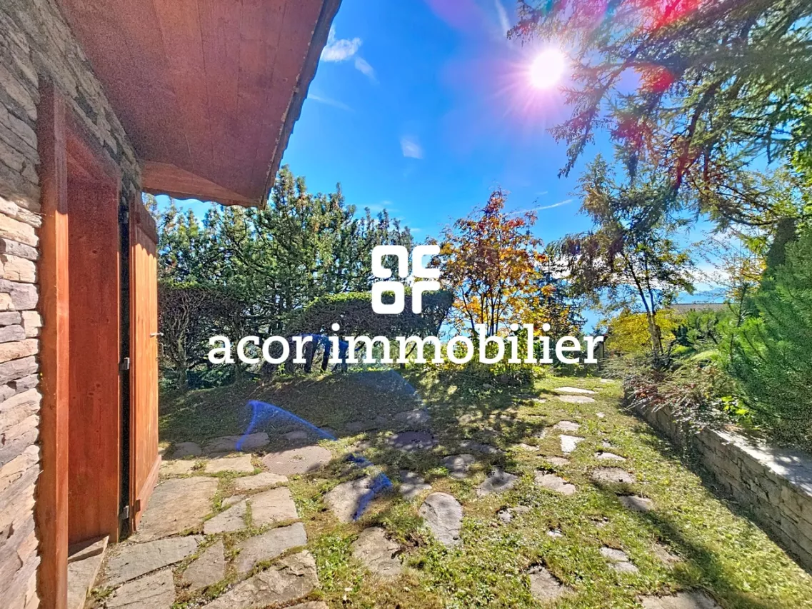 Chalet réconfortant avec vue imprenable sur les montagnes