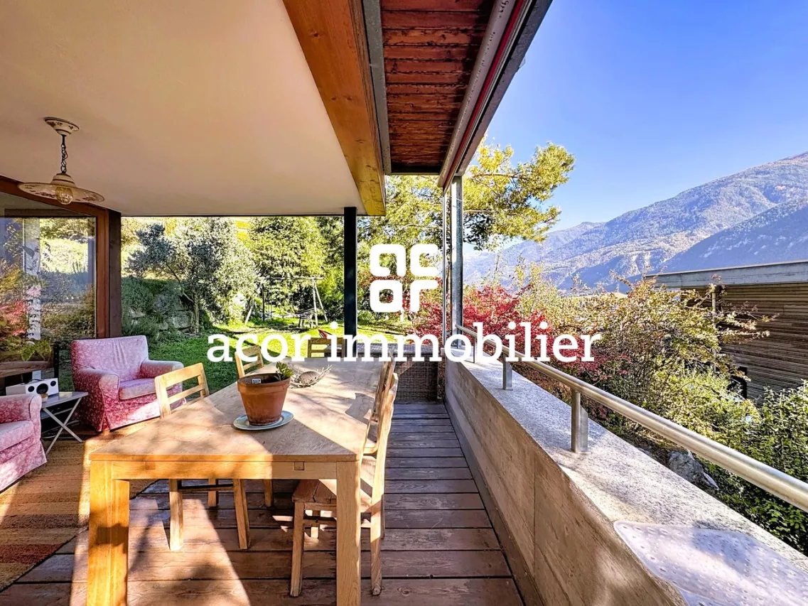 Saint-Léonard - Villa d'architecte nichée dans les vignes