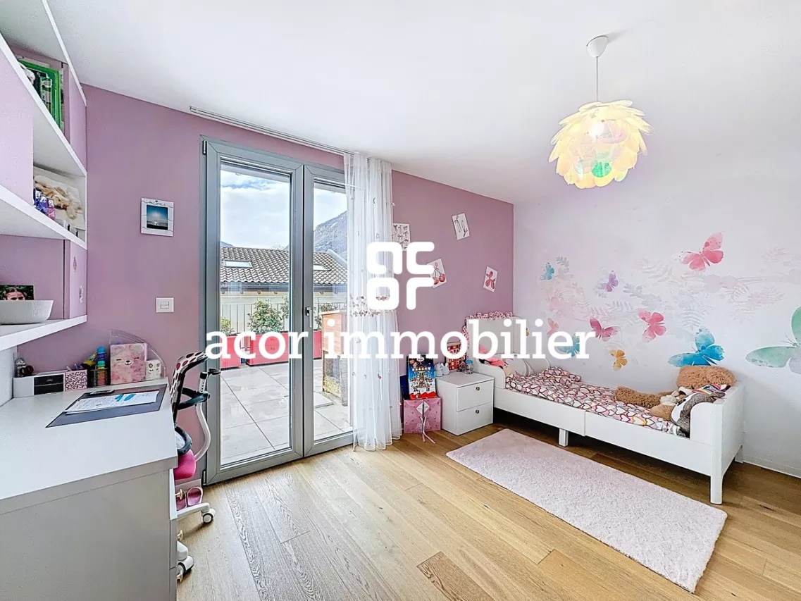 Fully - Spacieuse villa moderne 6½