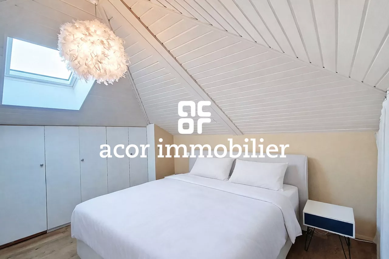 Charmant attique en duplex - Quartier prisé de Gravelone!