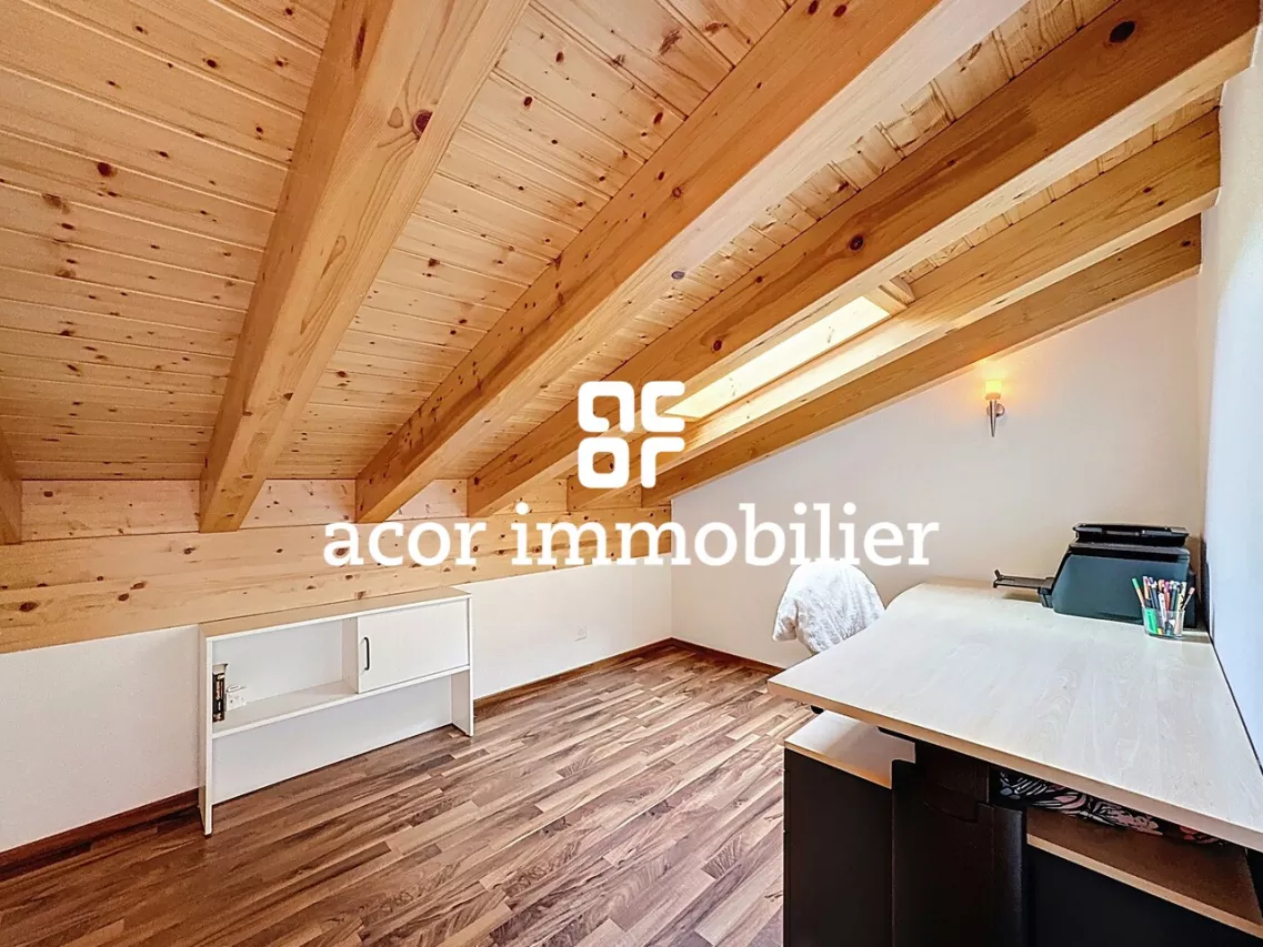 Arbaz - Duplex 5½ en attique