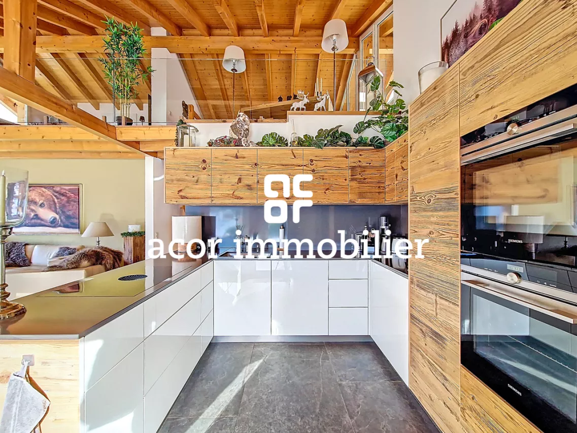 Chalet de charme rénové avec vue exceptionnelle à Dailley!