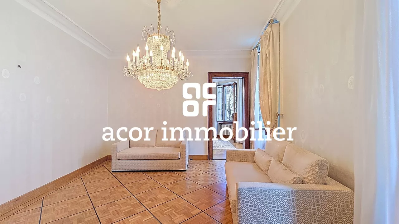 Maison de prestige avec commerce situation d'exception