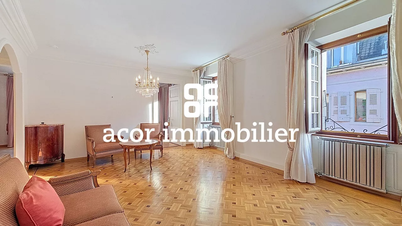 Maison de prestige avec commerce situation d'exception