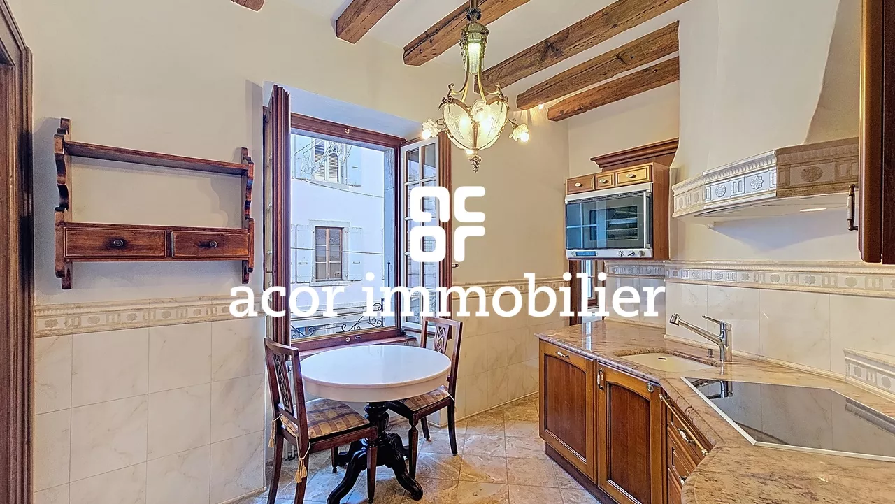 Maison de prestige avec commerce situation d'exception