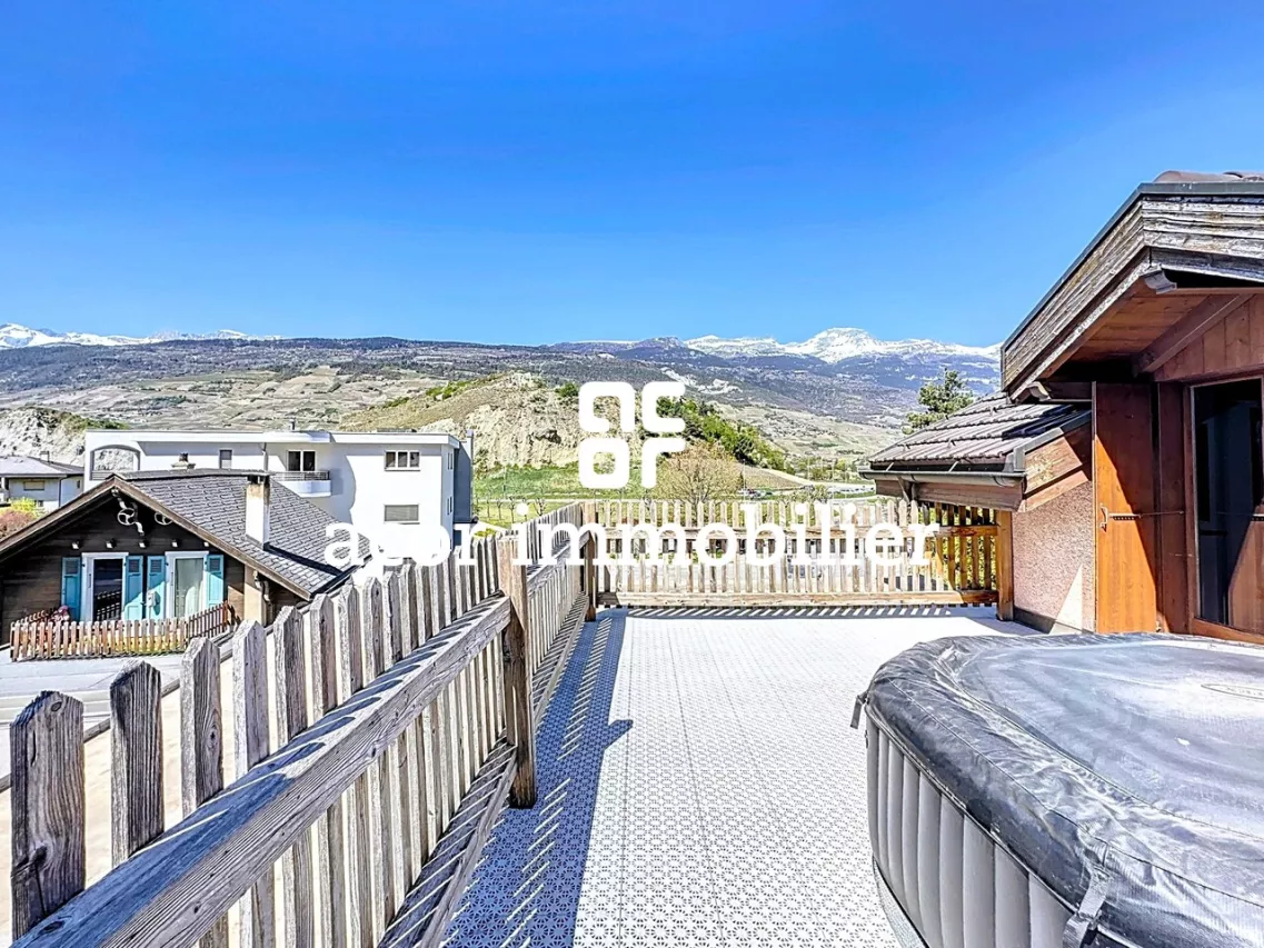 Chalais - Grande maison villageoise de 3 appartements