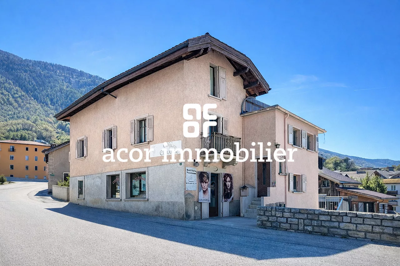 Chalais - Grande maison villageoise de 3 appartements