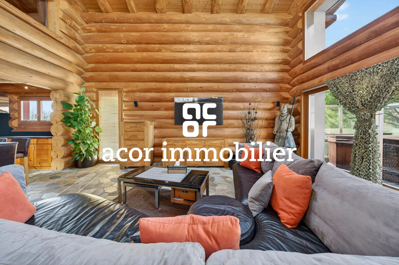 Villa en rondins de bois au style chalet canadien