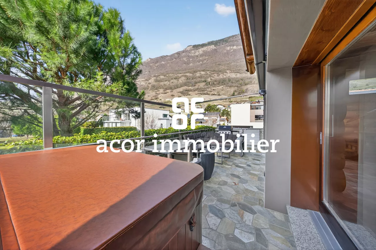 Villa en rondins de bois au style chalet canadien