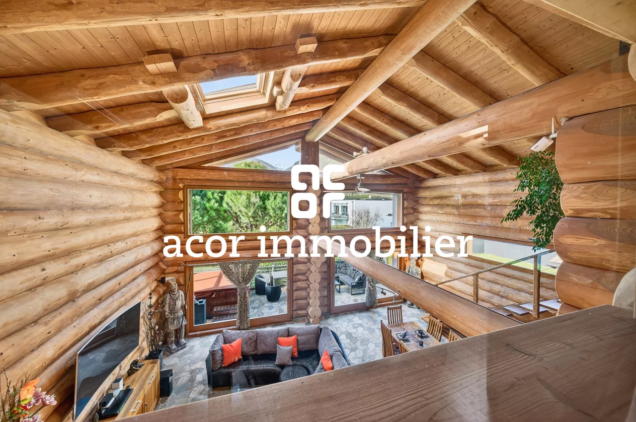 Villa en rondins de bois au style chalet canadien