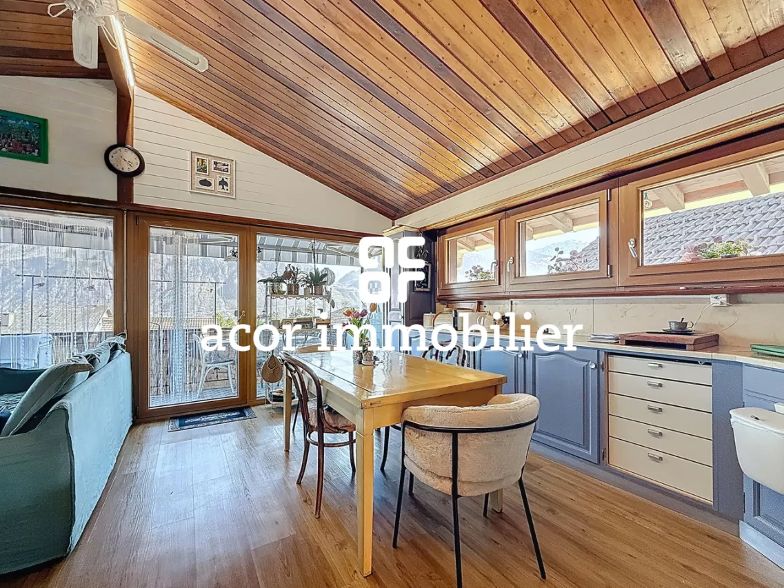 Charmante maisonnette rénovée au centre de Veyras