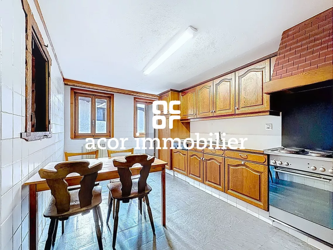 Immeuble d'habitation avec 2 appartements 4 1/2 pièces à Liddes