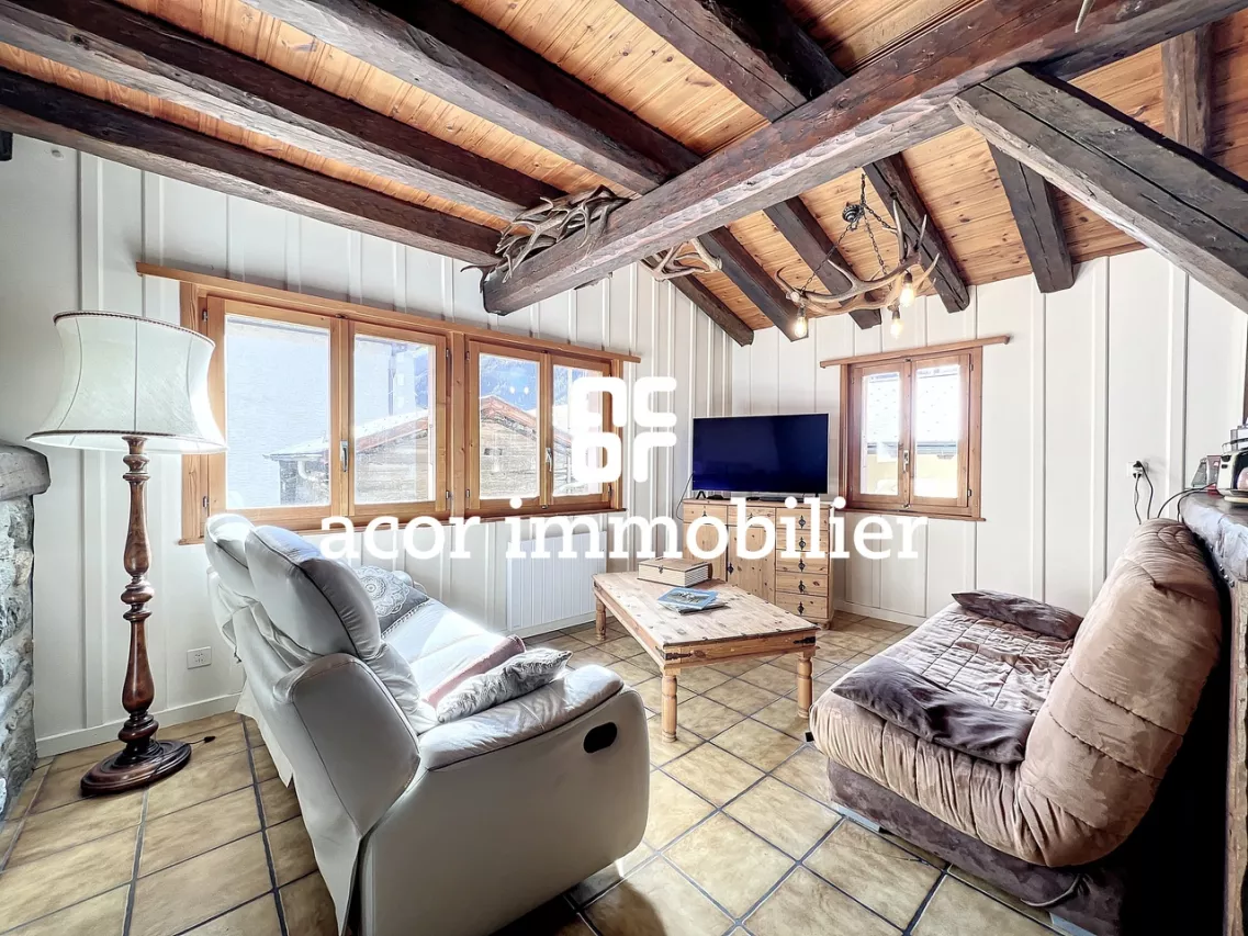 Immeuble d'habitation avec 2 appartements 4 1/2 pièces à Liddes