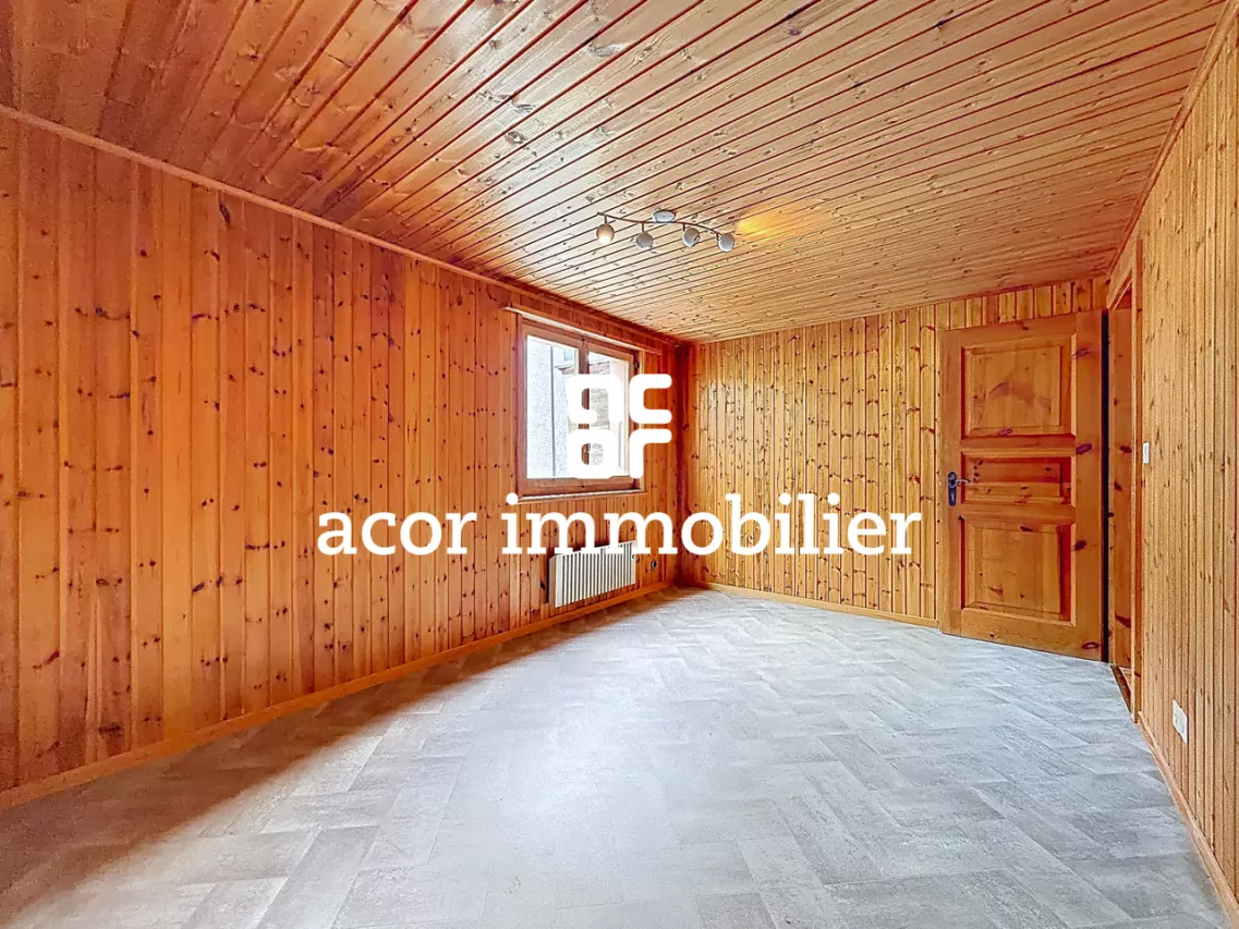 Immeuble d'habitation avec 2 appartements 4 1/2 pièces à Liddes