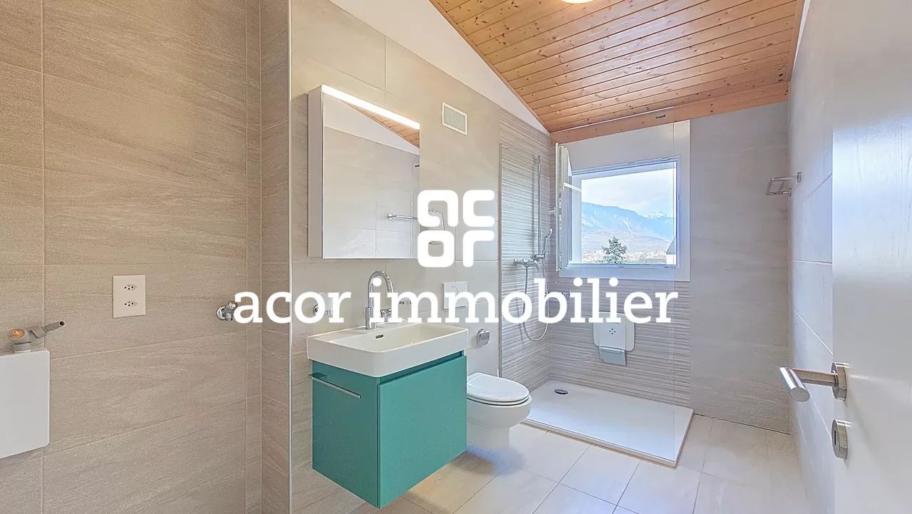 Appartement attique 4.5 pièces lumineux et Minergie