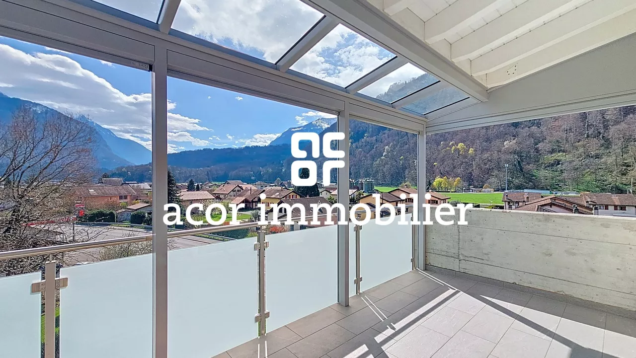 Appartement attique 4.5 pièces lumineux et Minergie