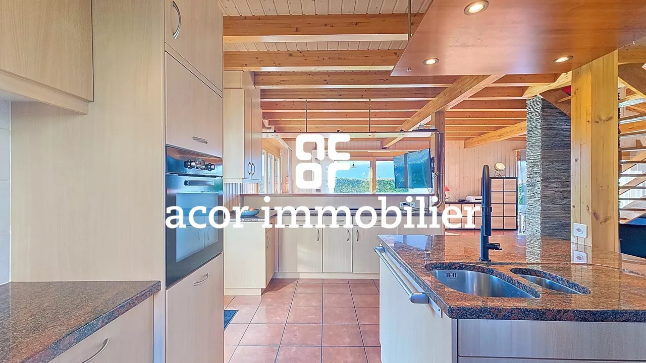 Villa de 5.5 pièces avec piscine et situation idéale