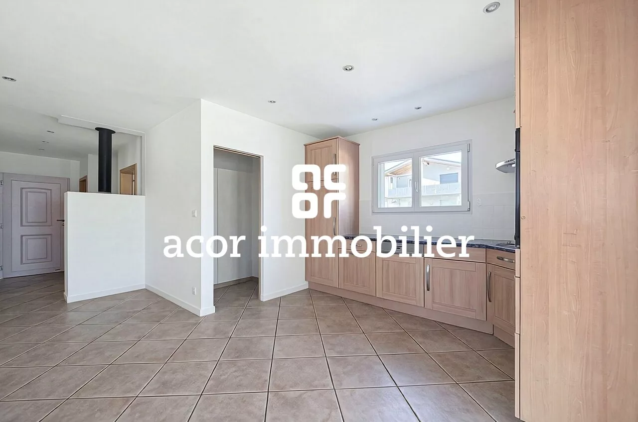 Villa familiale spacieuse avec grand jardin et fort potentiel