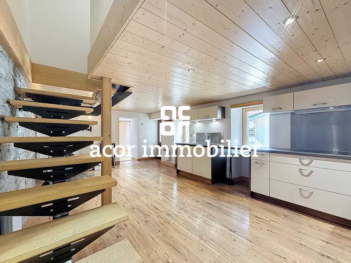 Maison villageoise rénovée avec charme - Vue Alpes &amp; fort potentiel